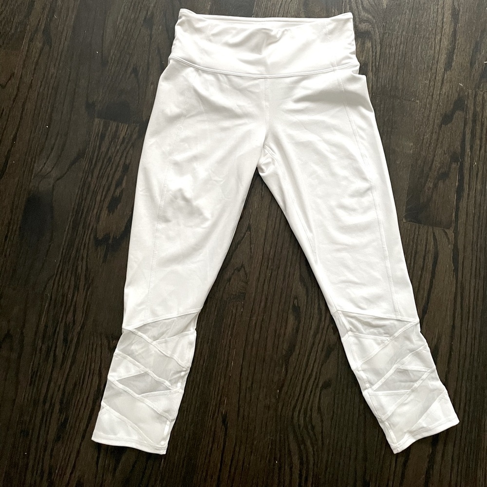 White Athleta cropped leggings